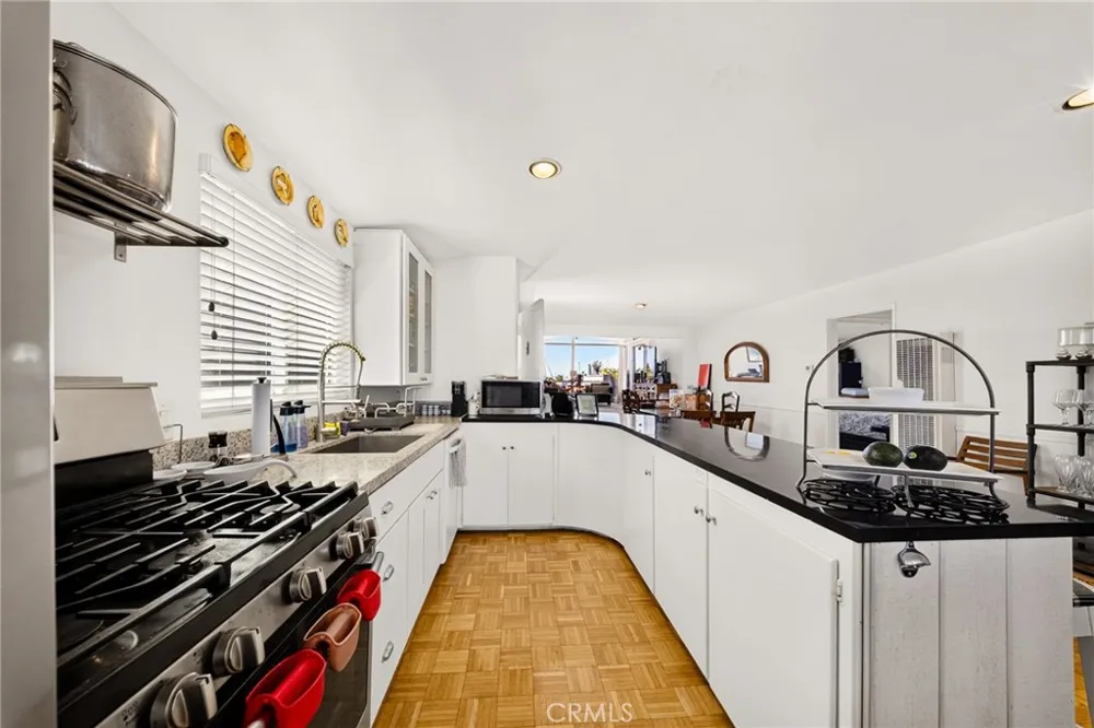 423 Via Lido Soud Newport Beach, CA 92663