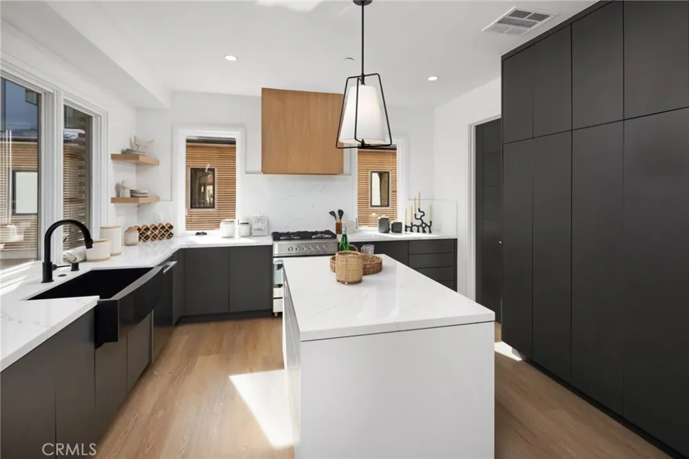 1125 S Golden West Avenue #B Arcadia, CA 91007