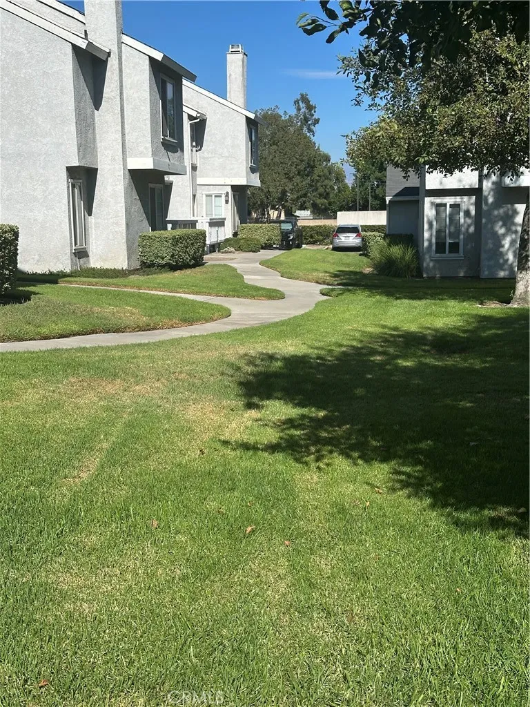 172 W Walnut #D Rialto, CA 92376