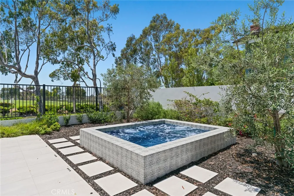 2207 Port Harwick Newport Beach, CA 92660