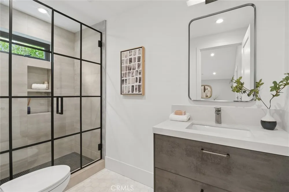 2207 Port Harwick Newport Beach, CA 92660