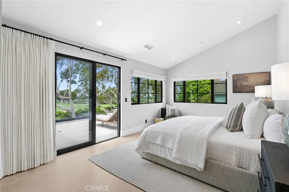 2207 Port Harwick Newport Beach, CA 92660