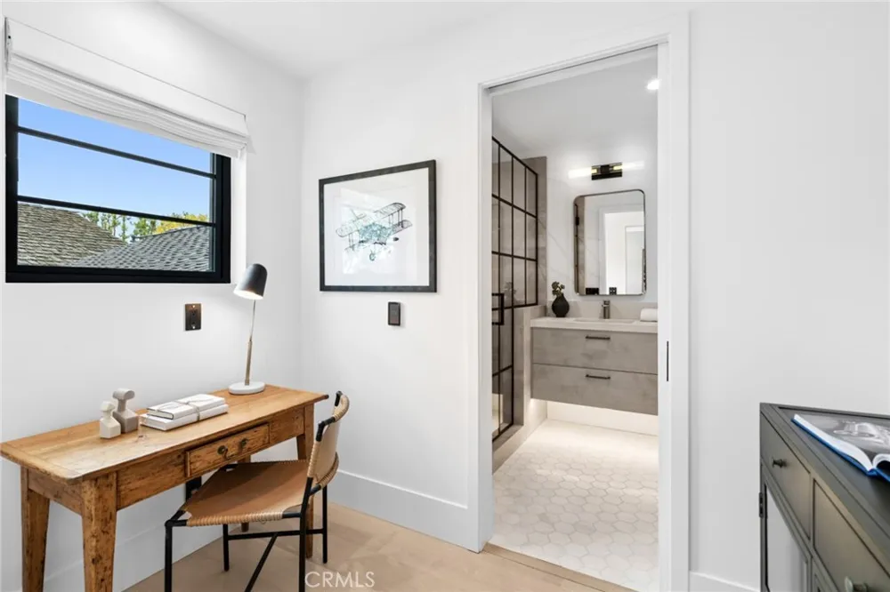 2207 Port Harwick Newport Beach, CA 92660