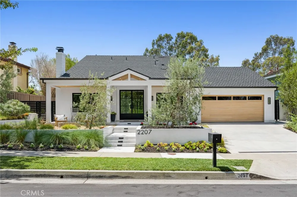 2207 Port Harwick Newport Beach, CA 92660