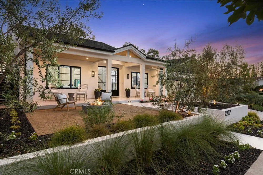 2207 Port Harwick Newport Beach, CA 92660