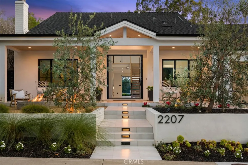 2207 Port Harwick Newport Beach, CA 92660
