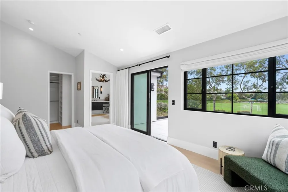 2207 Port Harwick Newport Beach, CA 92660
