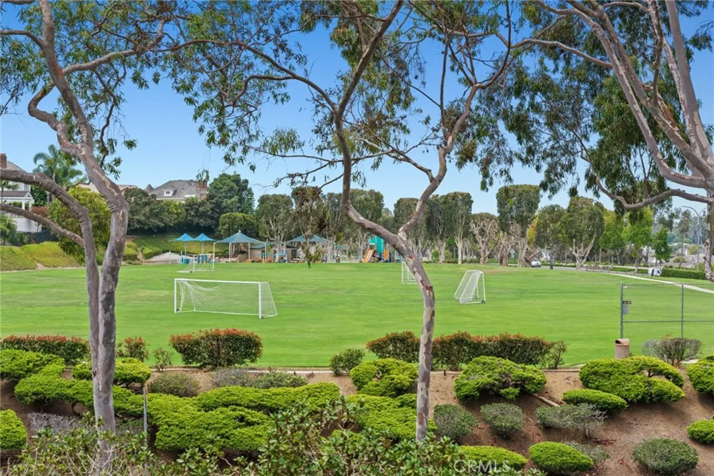 2207 Port Harwick Newport Beach, CA 92660