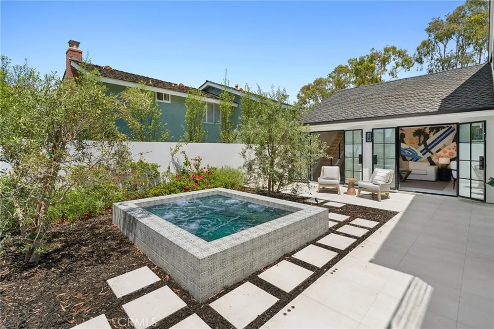2207 Port Harwick Newport Beach, CA 92660