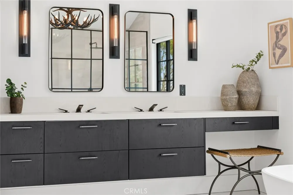 2207 Port Harwick Newport Beach, CA 92660