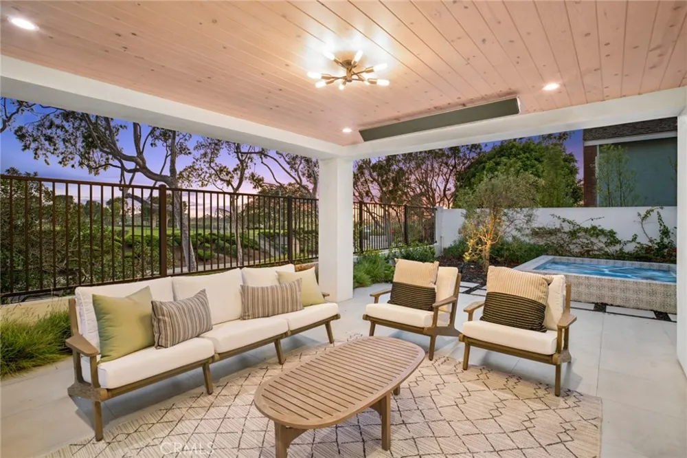 2207 Port Harwick Newport Beach, CA 92660
