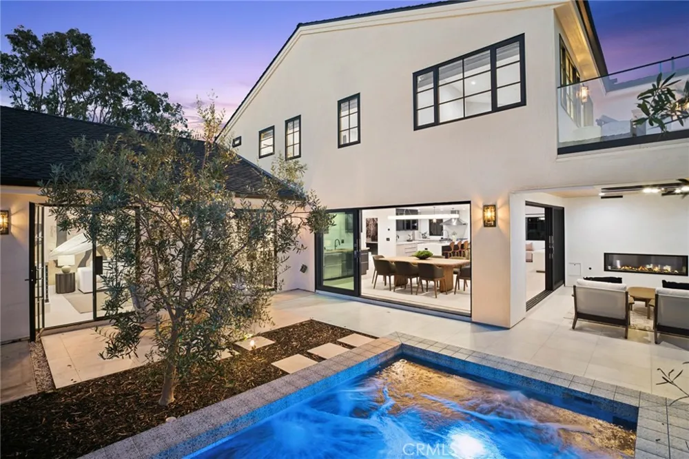 2207 Port Harwick Newport Beach, CA 92660
