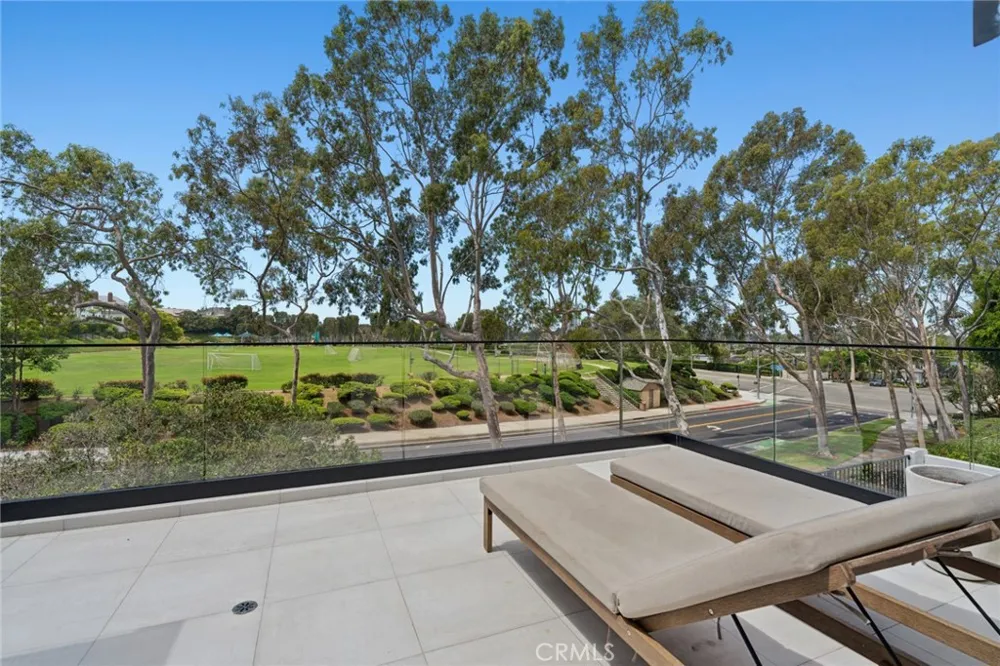 2207 Port Harwick Newport Beach, CA 92660