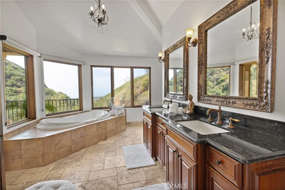 4322 Escondido Drive Malibu, CA 90265