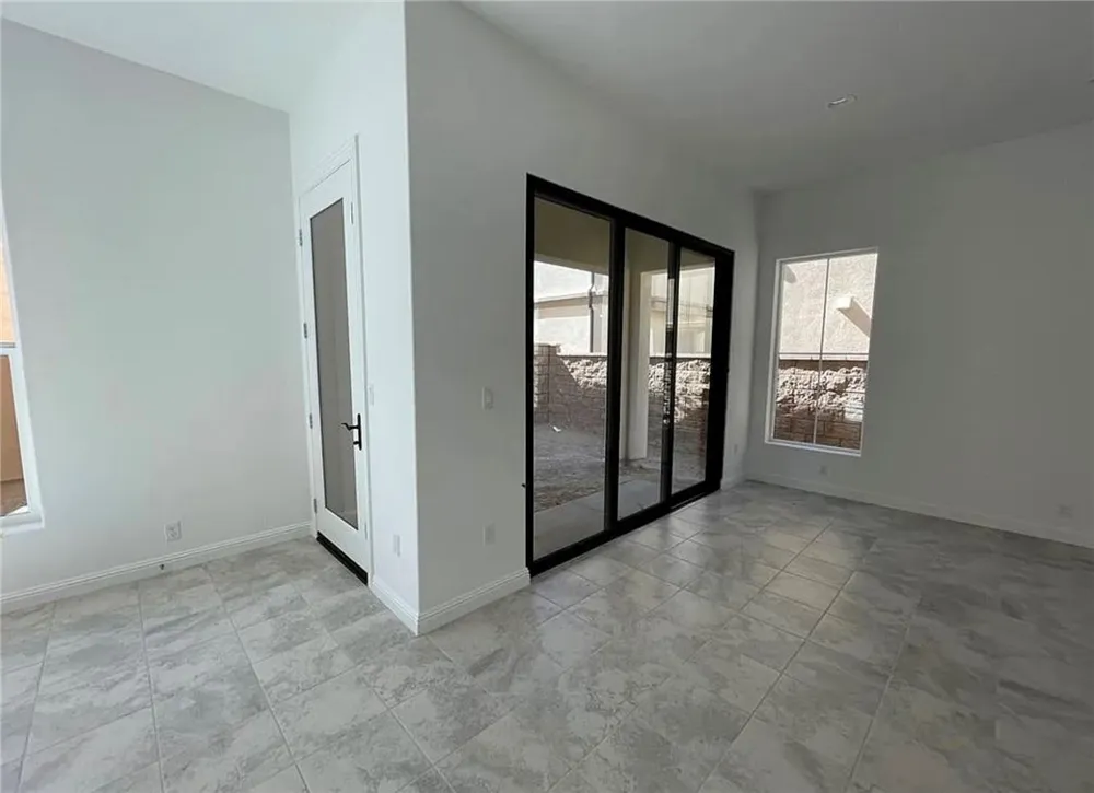 20814 W Bur Oak Northridge, CA 91326