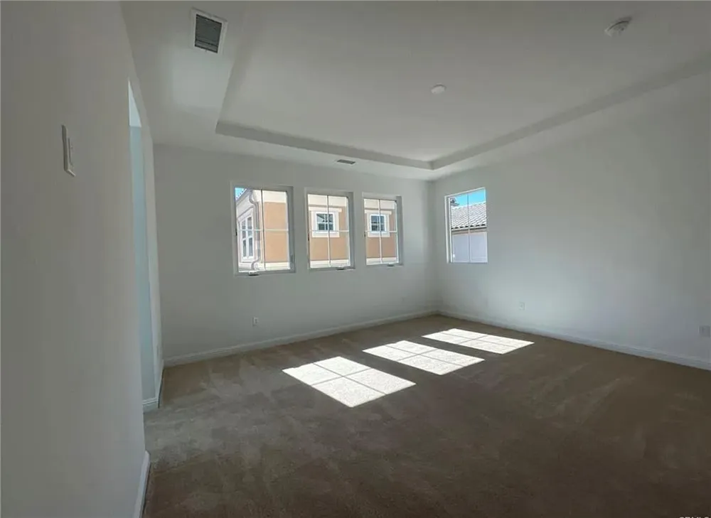 20814 W Bur Oak Northridge, CA 91326