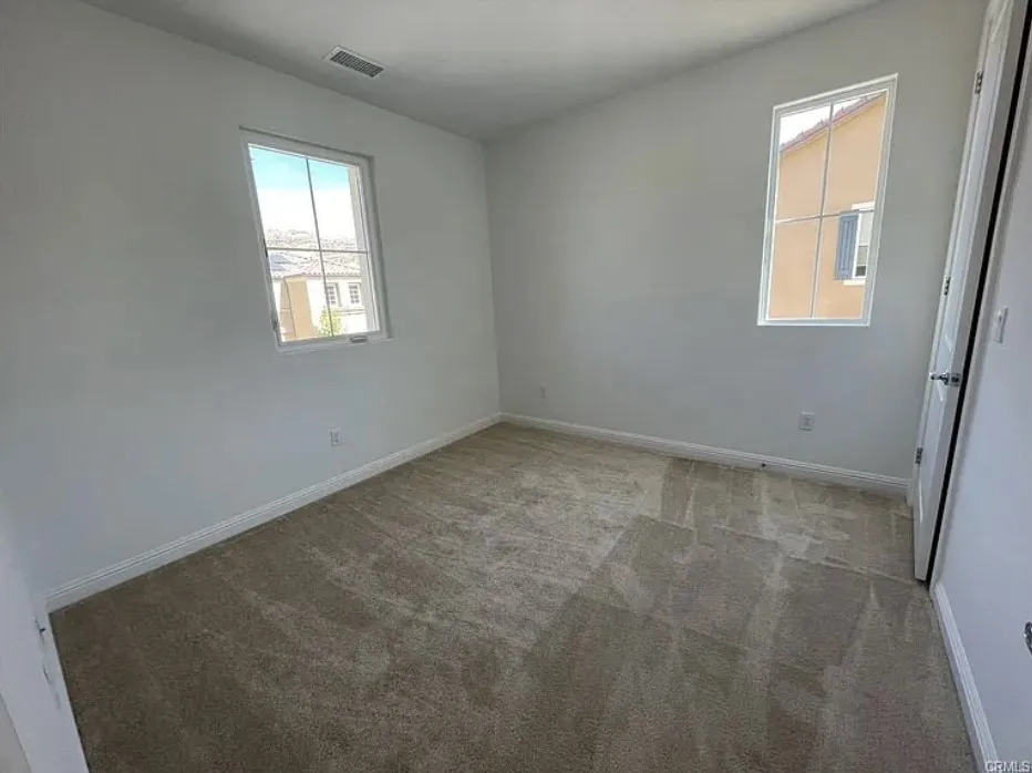 20814 W Bur Oak Northridge, CA 91326