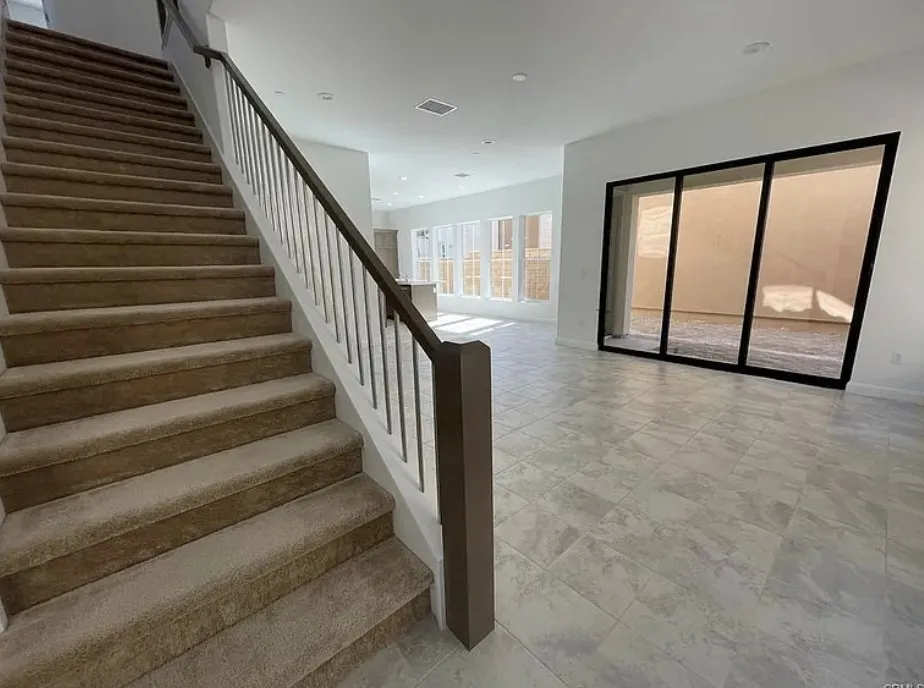 20814 W Bur Oak Northridge, CA 91326