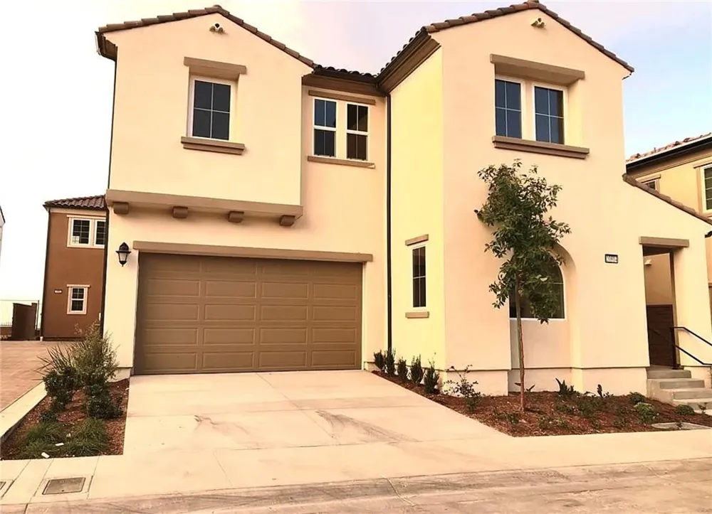 20814 W Bur Oak Northridge, CA 91326