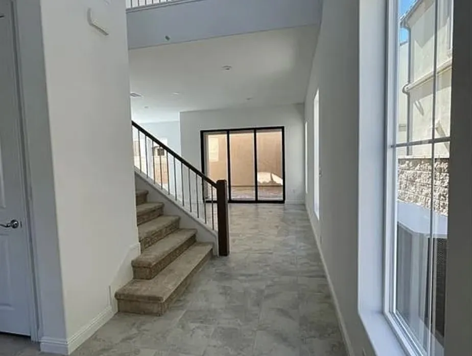 20814 W Bur Oak Northridge, CA 91326