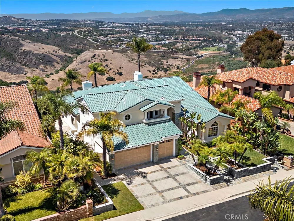 15 Sierra Vista Laguna Niguel, CA 92677