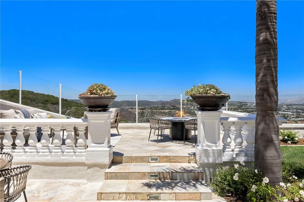 15 Sierra Vista Laguna Niguel, CA 92677