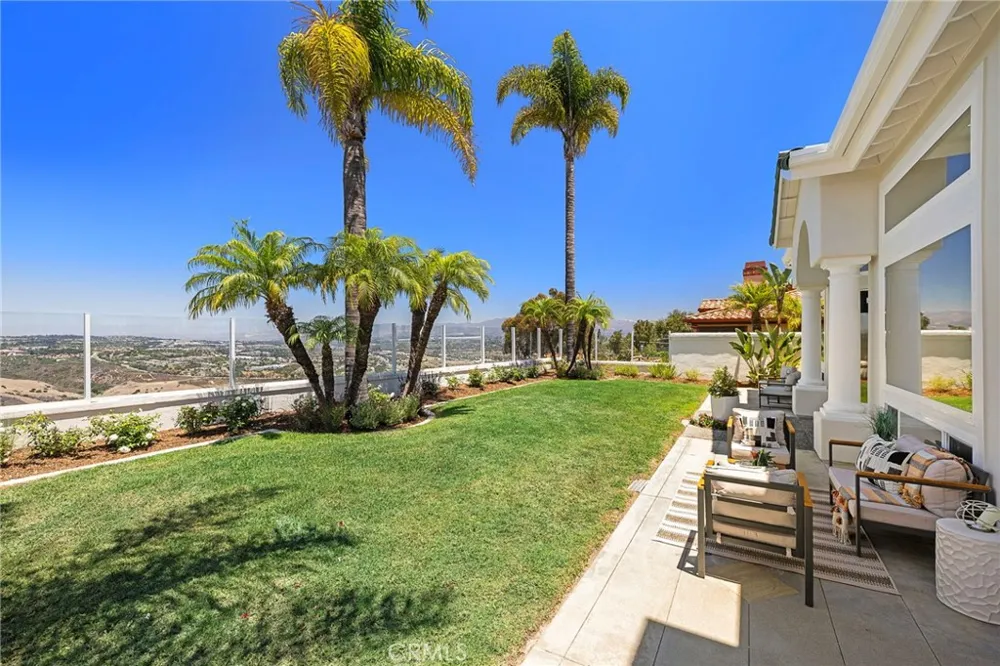 15 Sierra Vista Laguna Niguel, CA 92677