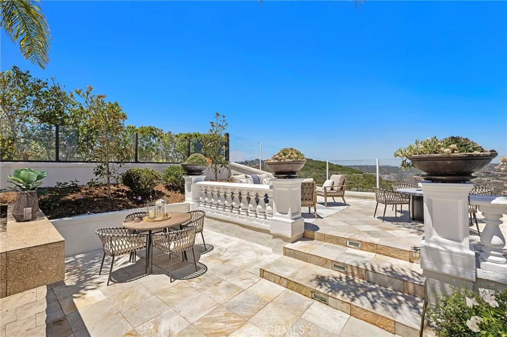 15 Sierra Vista Laguna Niguel, CA 92677