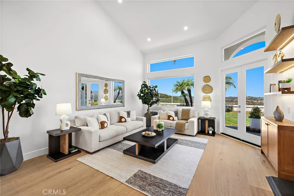 15 Sierra Vista Laguna Niguel, CA 92677