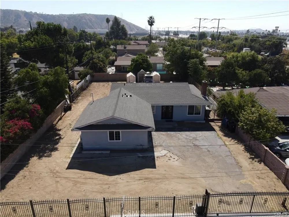 13092 Maclay Sylmar, CA 91342