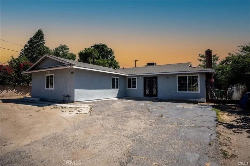 13092 Maclay Sylmar, CA 91342