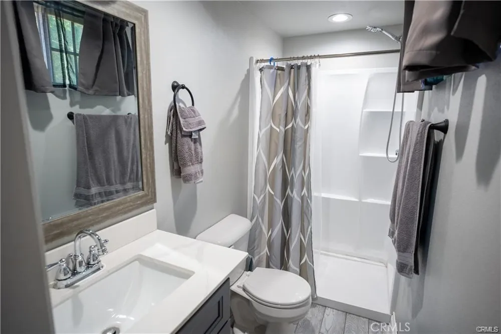 13092 Maclay Sylmar, CA 91342