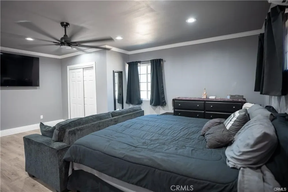 13092 Maclay Sylmar, CA 91342