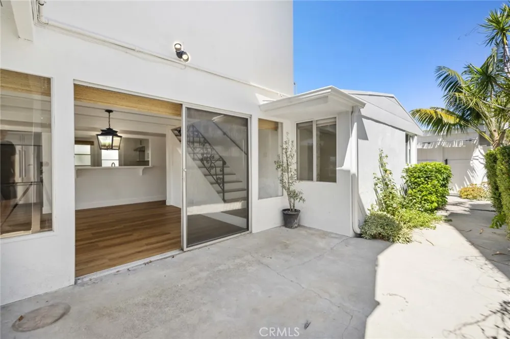 2551 Bayshore Drive Newport Beach, CA 92663