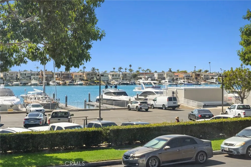 2551 Bayshore Drive Newport Beach, CA 92663