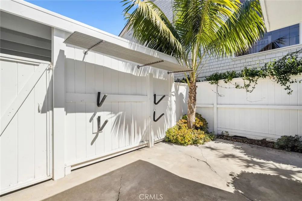 2551 Bayshore Drive Newport Beach, CA 92663