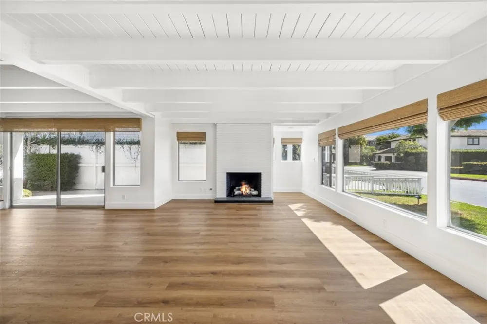 2551 Bayshore Drive Newport Beach, CA 92663