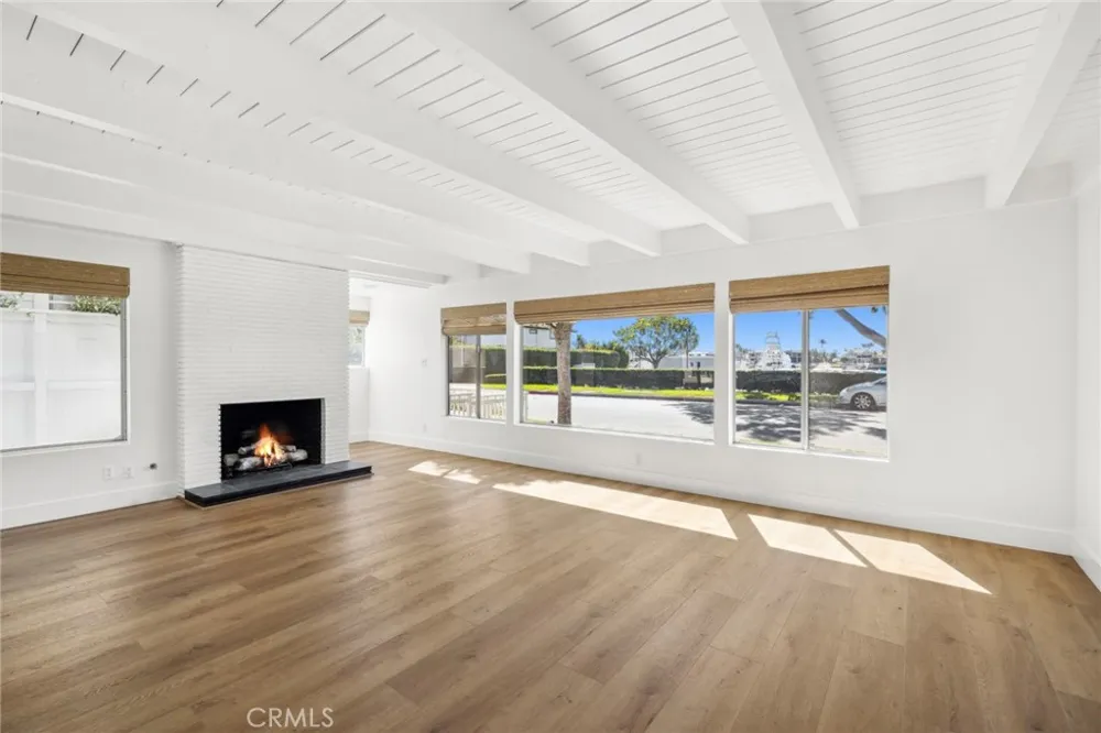 2551 Bayshore Drive Newport Beach, CA 92663