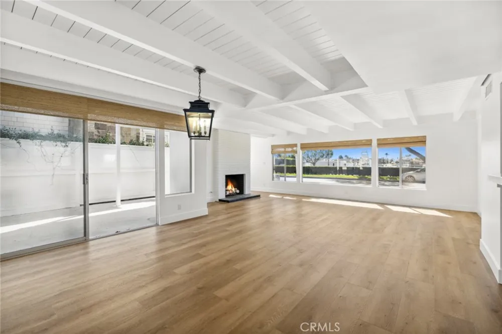 2551 Bayshore Drive Newport Beach, CA 92663