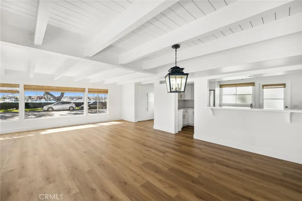 2551 Bayshore Drive Newport Beach, CA 92663