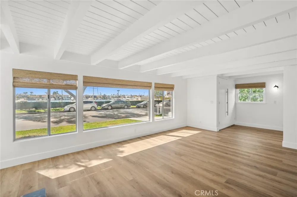 2551 Bayshore Drive Newport Beach, CA 92663