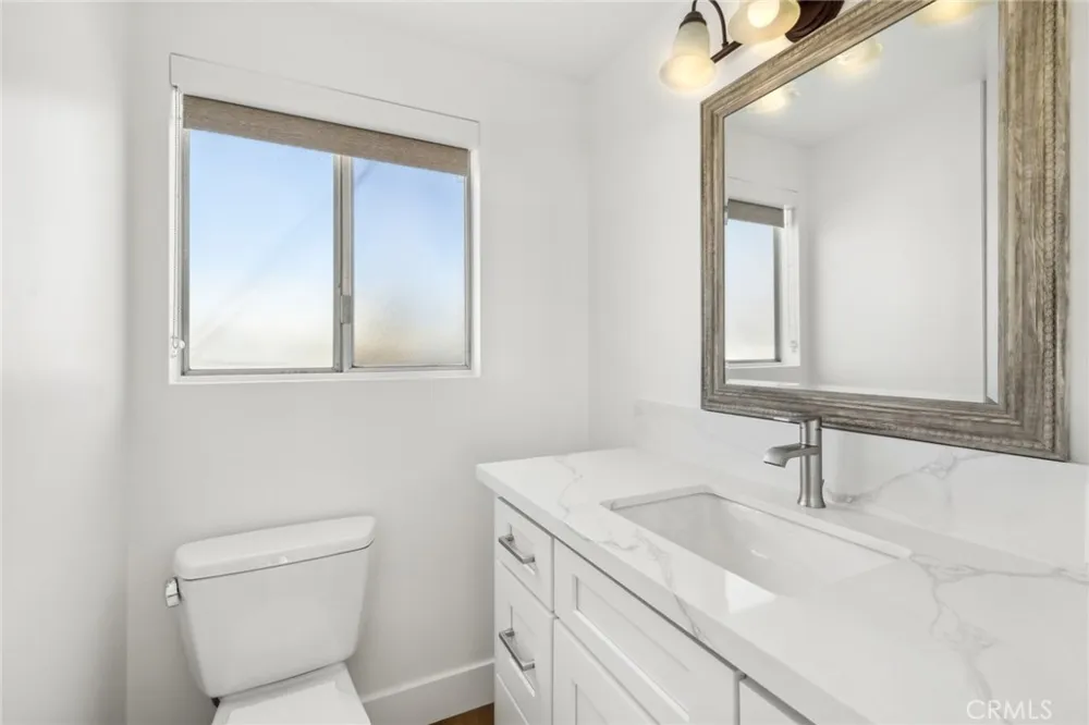 2551 Bayshore Drive Newport Beach, CA 92663