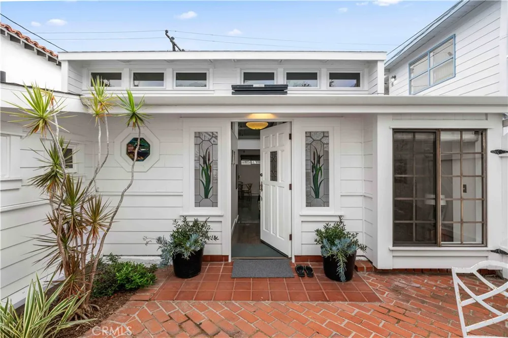 1143 Catalina Street Laguna Beach, CA 92651
