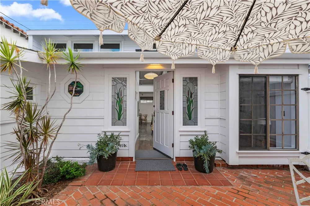 1143 Catalina Street Laguna Beach, CA 92651