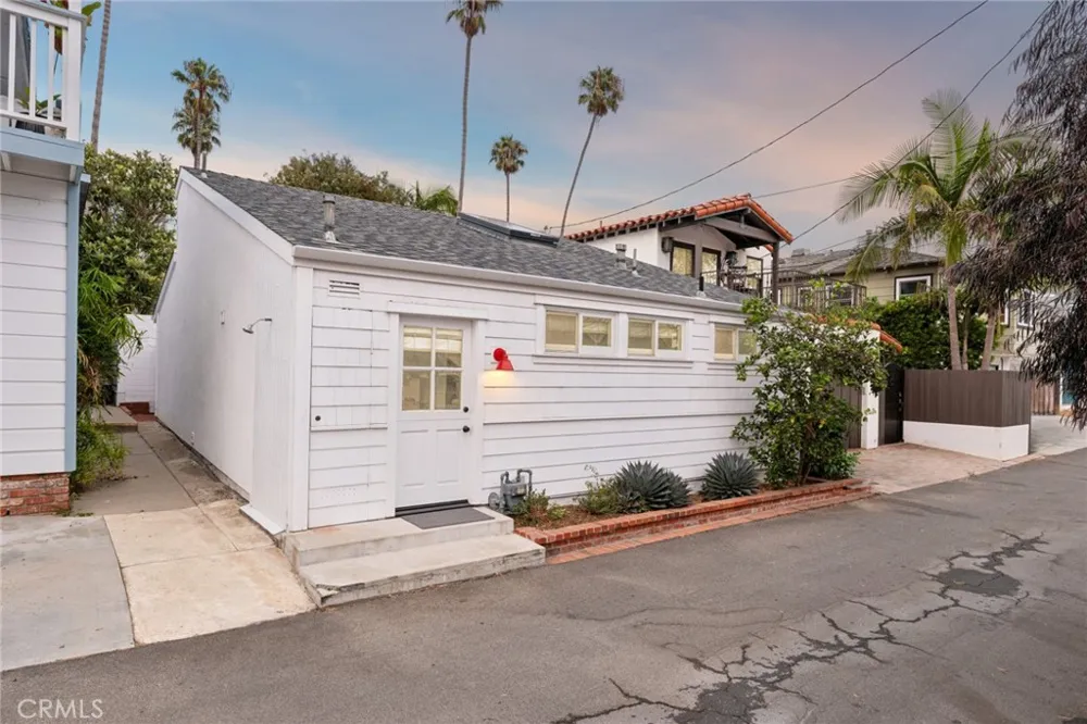 1143 Catalina Street Laguna Beach, CA 92651