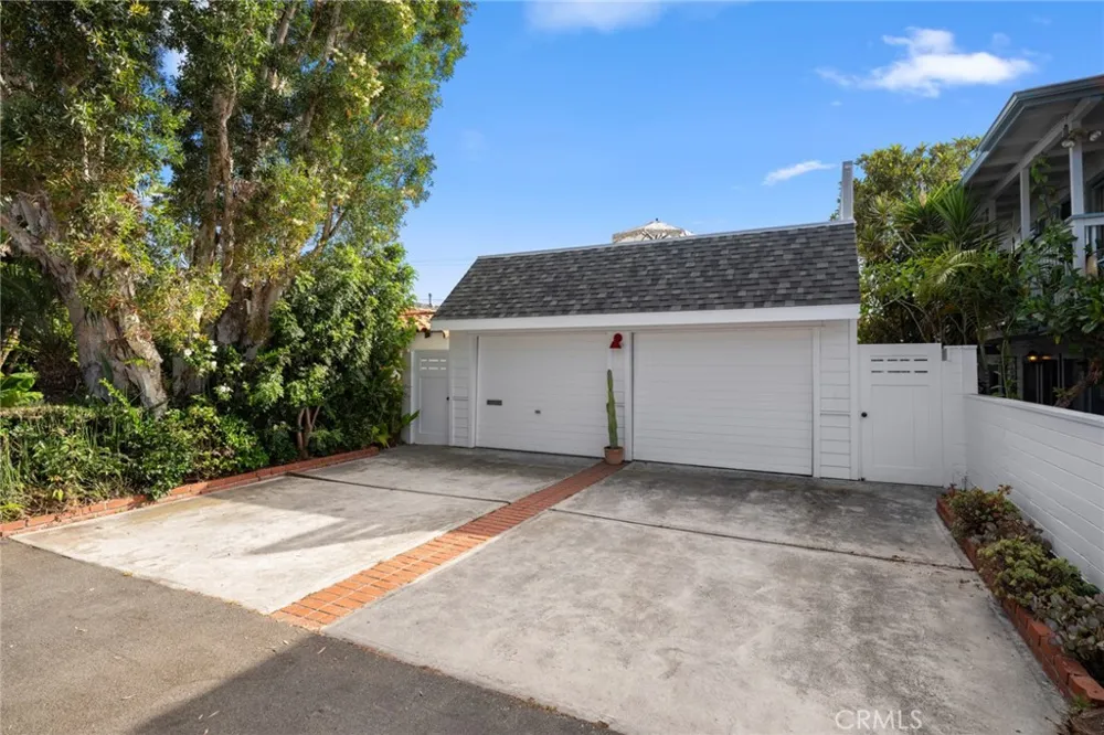 1143 Catalina Street Laguna Beach, CA 92651