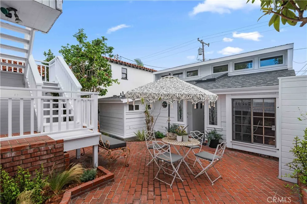 1143 Catalina Street Laguna Beach, CA 92651