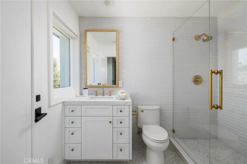 2572 Bayshore Drive Newport Beach, CA 92663
