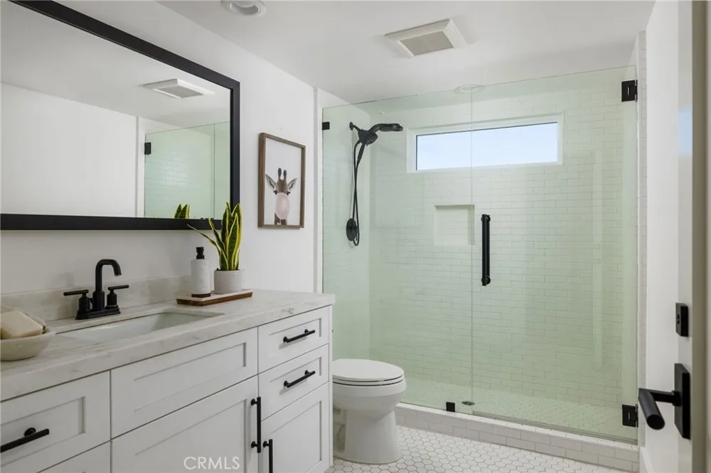 2572 Bayshore Drive Newport Beach, CA 92663