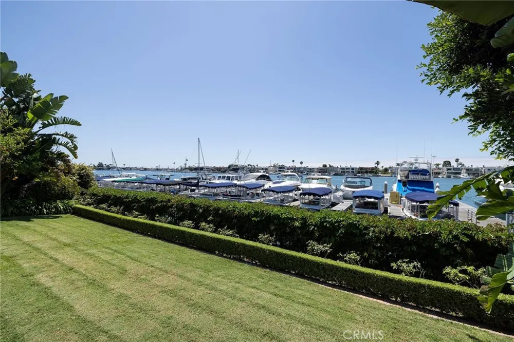2572 Bayshore Drive Newport Beach, CA 92663